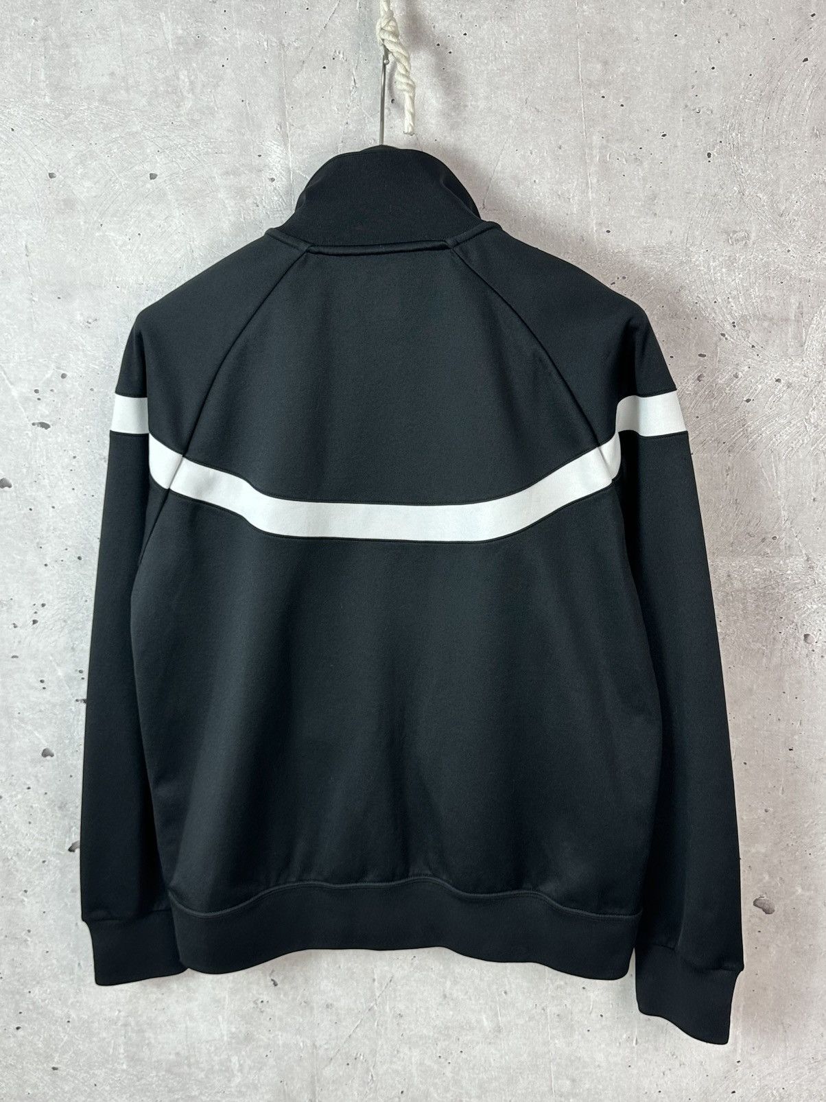 Nike Vintage Nike Juventus Black Zip Football Soccer Track Jersey Size US L / EU 52-54 / 3 - 9 Thumbnail