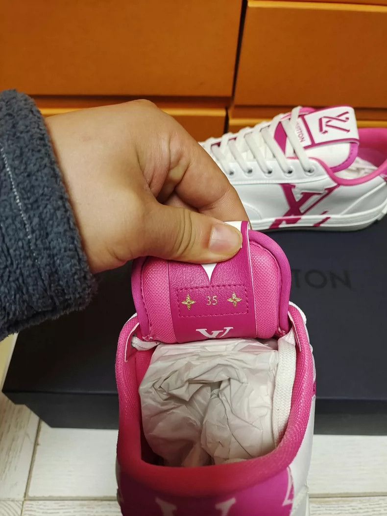 Louis Vuitton Louis Vuitton Louis Vuitton Women's Lowtop Sneakers-2506 Size US 5 / IT 35 - 7 Thumbnail