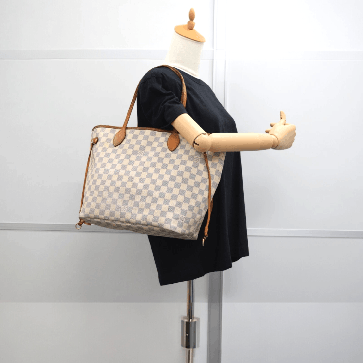Louis Vuitton Louis Vuitton Neverfull Tote Bag Damier Azur Canvas N51107 Size ONE SIZE - 1 Thumbnail