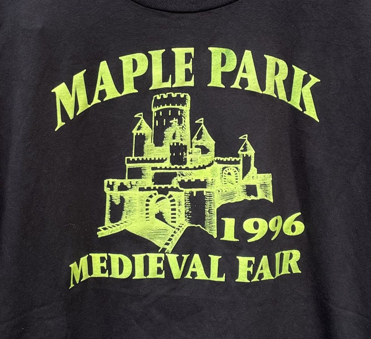 Jerzees VTG 1996 Jerzees Maple Park Medieval Fair Castle Graphic tee Size US XL / EU 56 / 4 - 3 Thumbnail