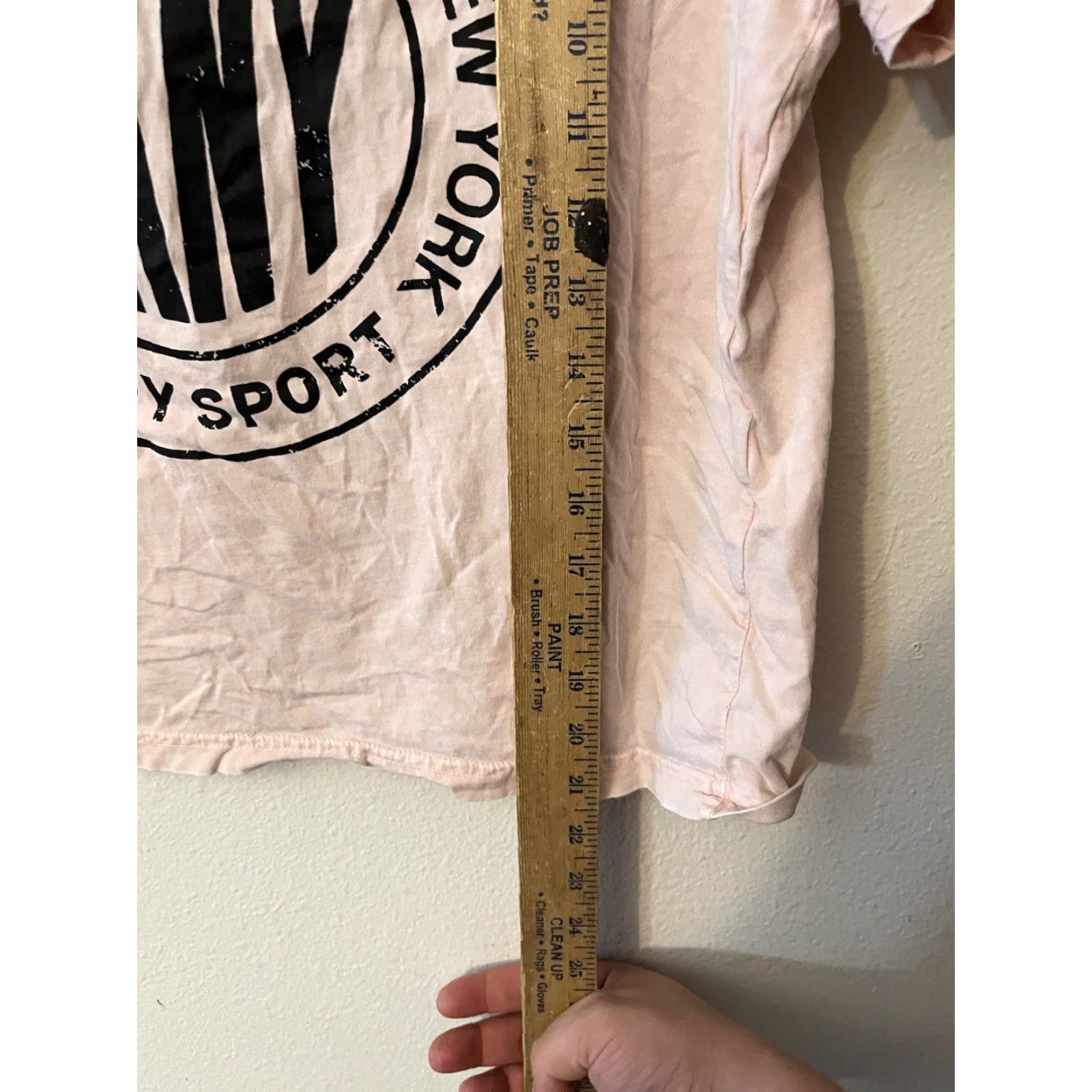 DKNY VINTAGE DKNY Logo Crew Neck T-Shirt Pink Solid Adult Medium Womens Size M / US 6-8 / IT 42-44 - 4 Thumbnail