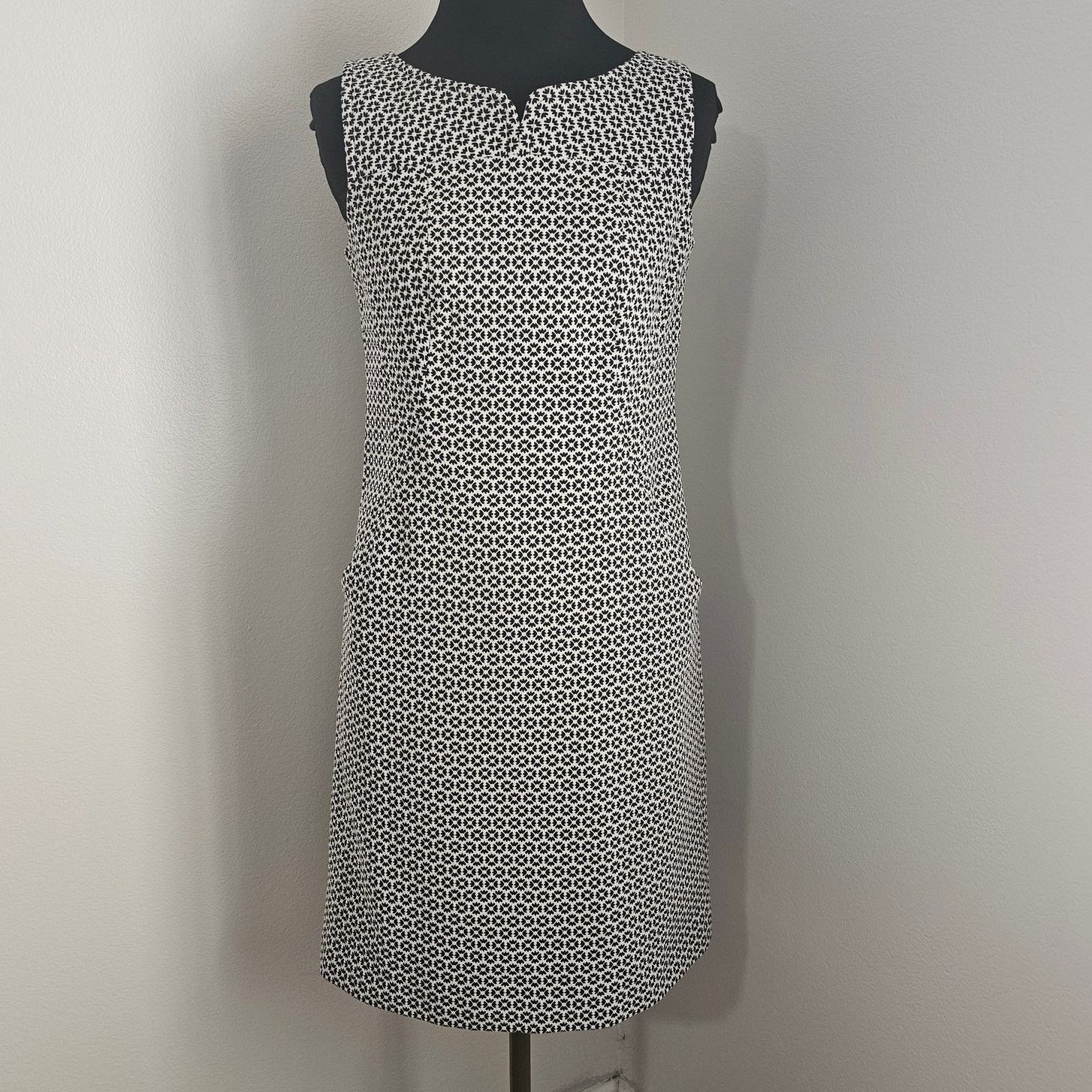 Brooks Brothers EUC Brooks Brothers Black/White Cotton Blend Shift Dress 4 Size S / US 4 / IT 40 - 1 Thumbnail