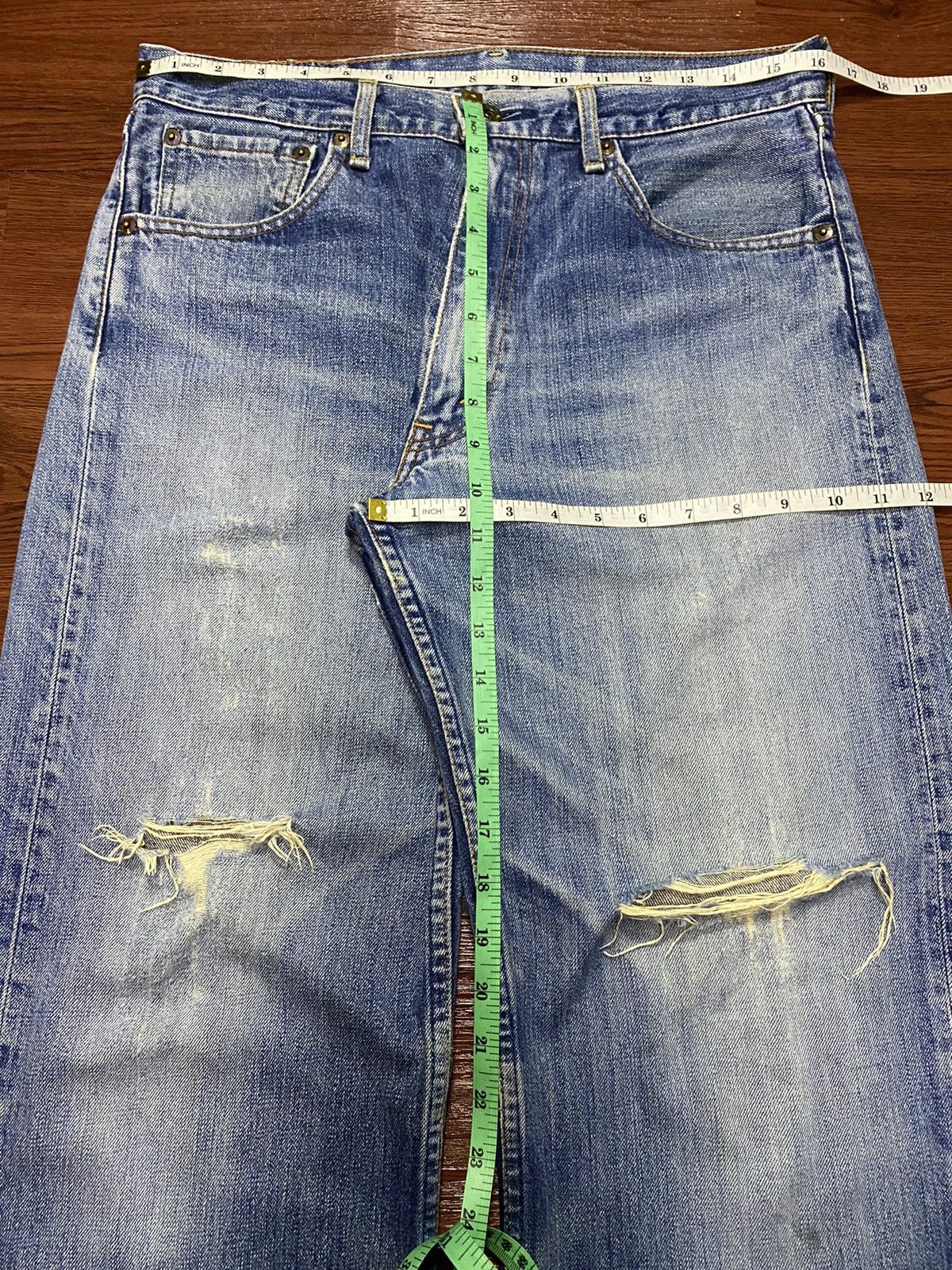Levi's Vintage Clothing Vintage Levis 503 80’s Faded Wash Distressed Loose Jeans Size US 32 / EU 48 - 16 Thumbnail