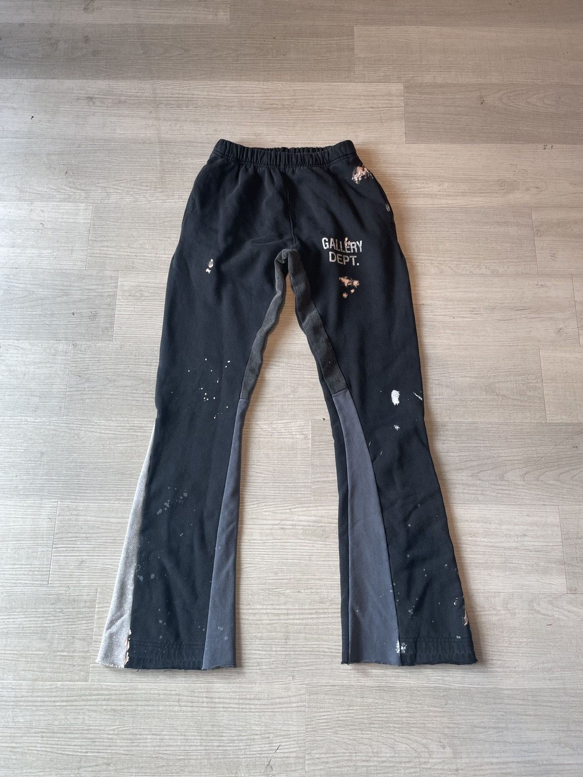 Gallery Dept. Gallery Dept. Flare Paint Sweatpants Black Size US 28 / EU 44 - 1 Thumbnail
