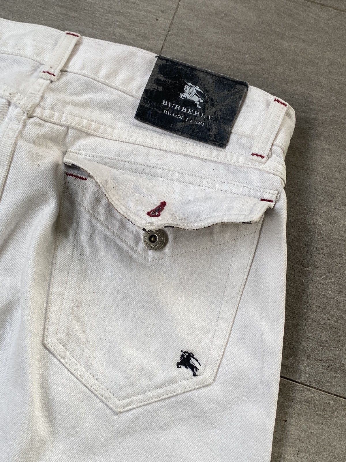 Burberry Vintage Burberry Black Label Minor Distressed white denim Size US 32 / EU 48 - 14 Thumbnail