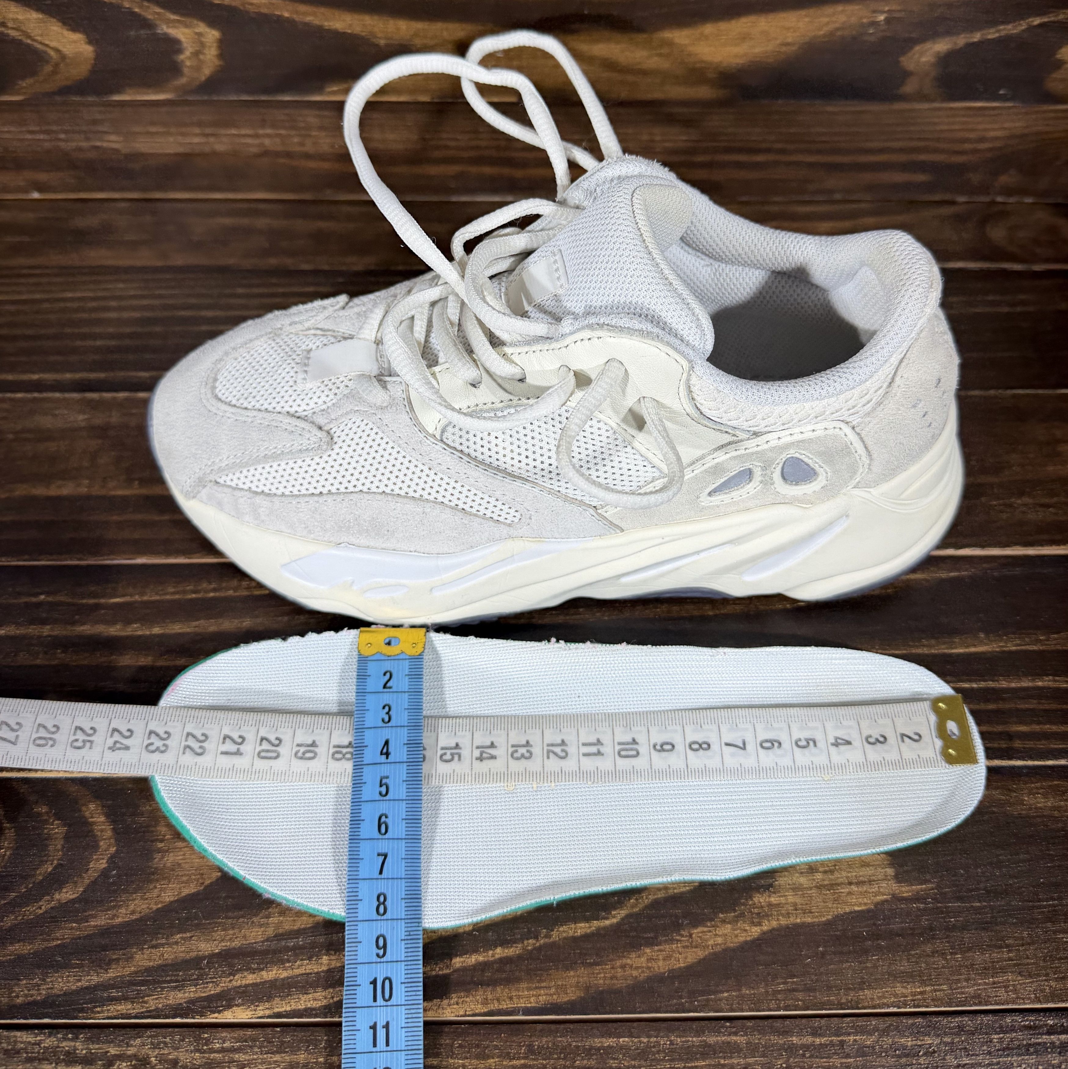 Adidas ADIDAS Yeezy Boost 700 "Analog" Men's/Kids Sneakers Size US 5 / EU 37 - 14 Thumbnail