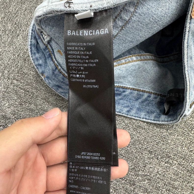 Balenciaga Balenciaga Wash to make old jeans Size US 26 / EU 42 - 3 Thumbnail