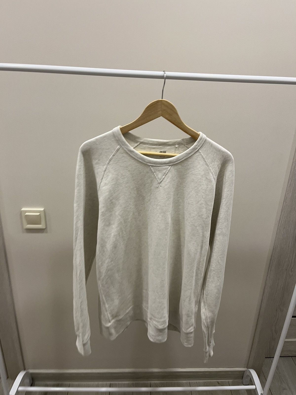 Uniqlo Uniqlo sweatshirt gray crew neck Size US M / EU 48-50 / 2 - 2 Thumbnail