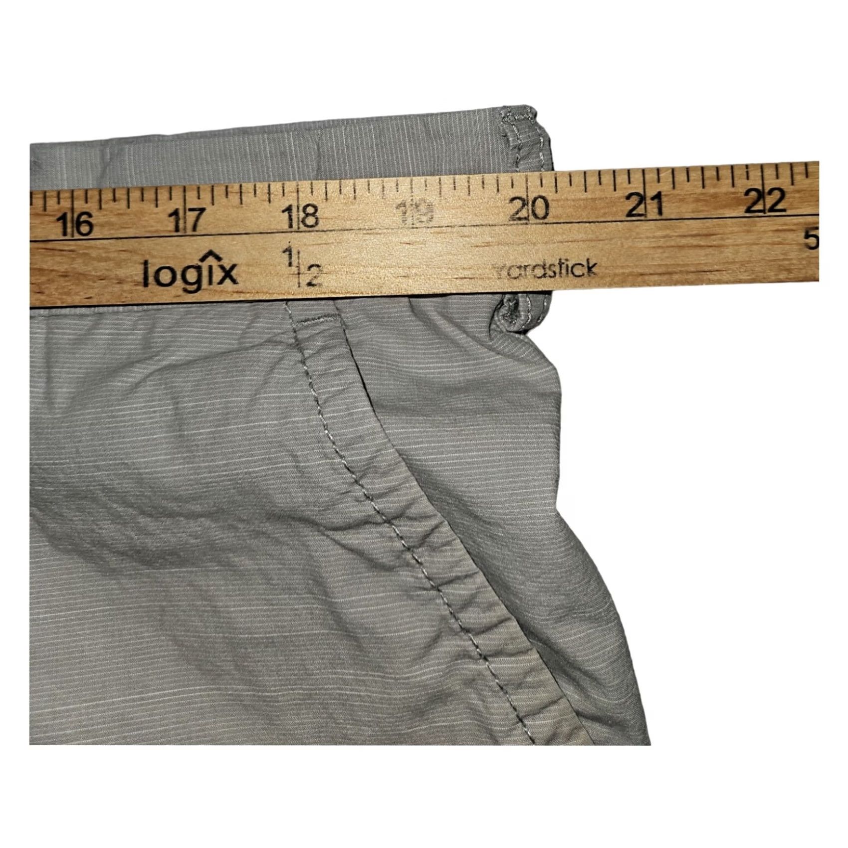 Tommy Hilfiger Tommy Hilfiger Shorts Mens 40 Gray Chino Men Weight Slash Pockets Casual Preppy Size US 40 / EU 56 - 3 Thumbnail