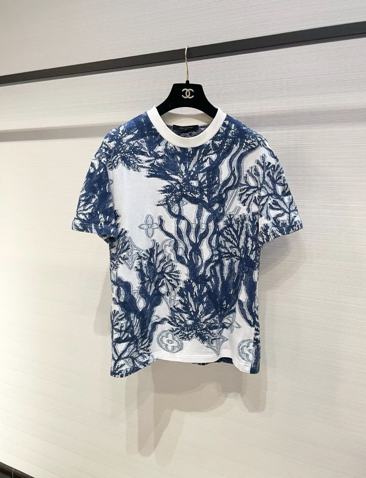 Louis Vuitton Louis Vuitton SS23 Blue Print Short Sleeve T-Shirt J33 Size S / US 4 / IT 40 - 1 Thumbnail