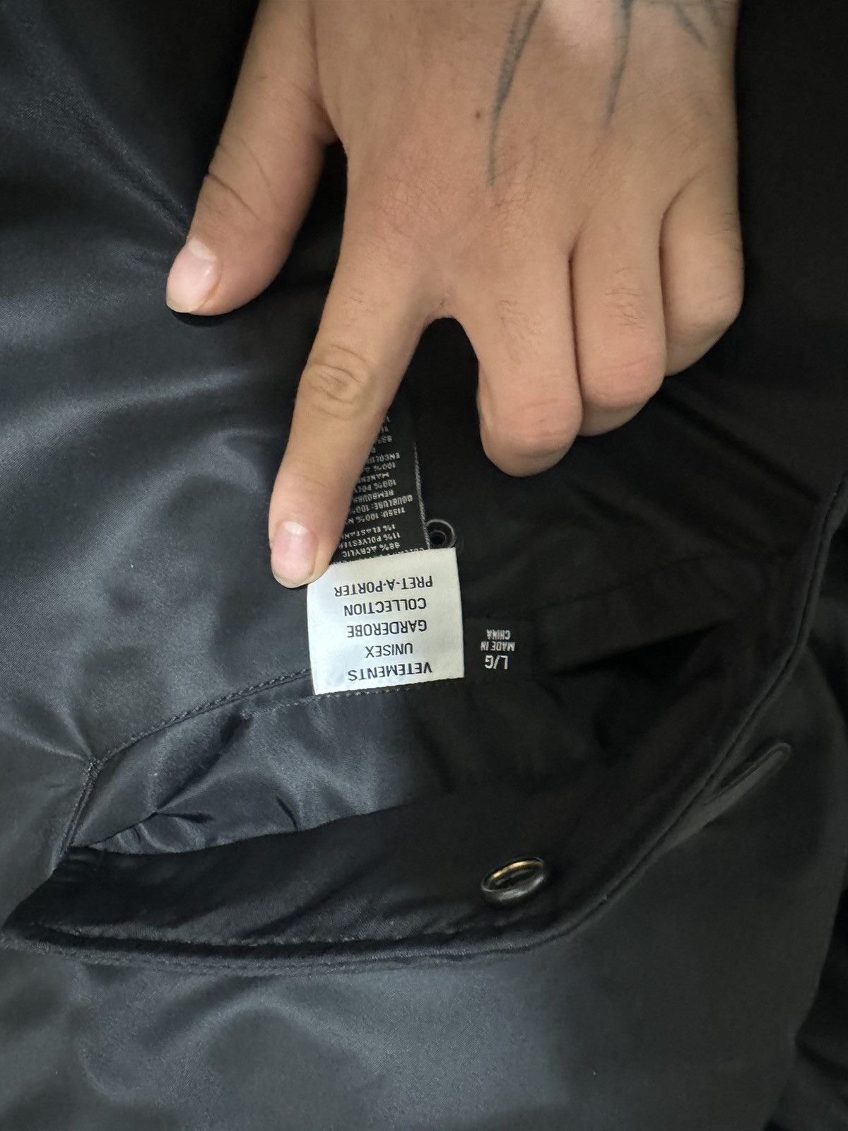 Vetements Vetements X Alpha Industries Blackout Racing Bomber Size US L / EU 52-54 / 3 - 10 Thumbnail