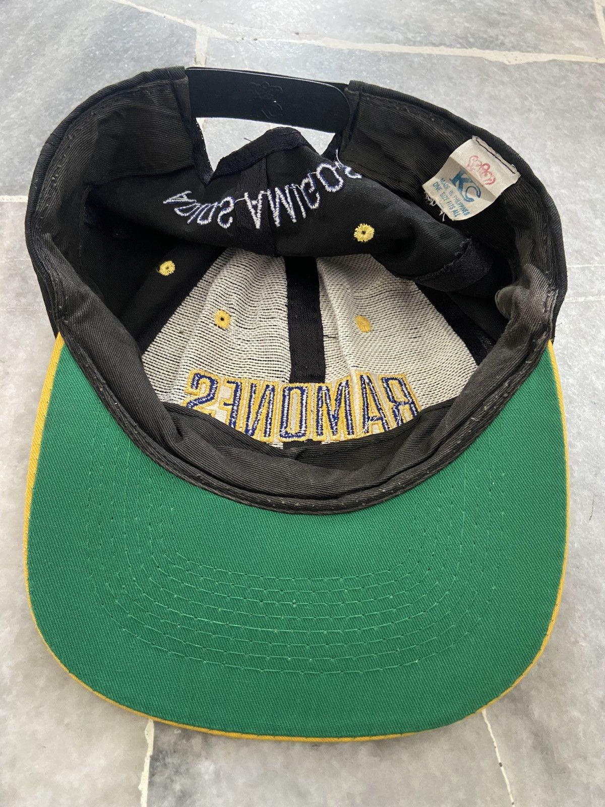 Band Tees × Vintage Vintage Ramones Adios Amigos Cap Size ONE SIZE - 7 Thumbnail