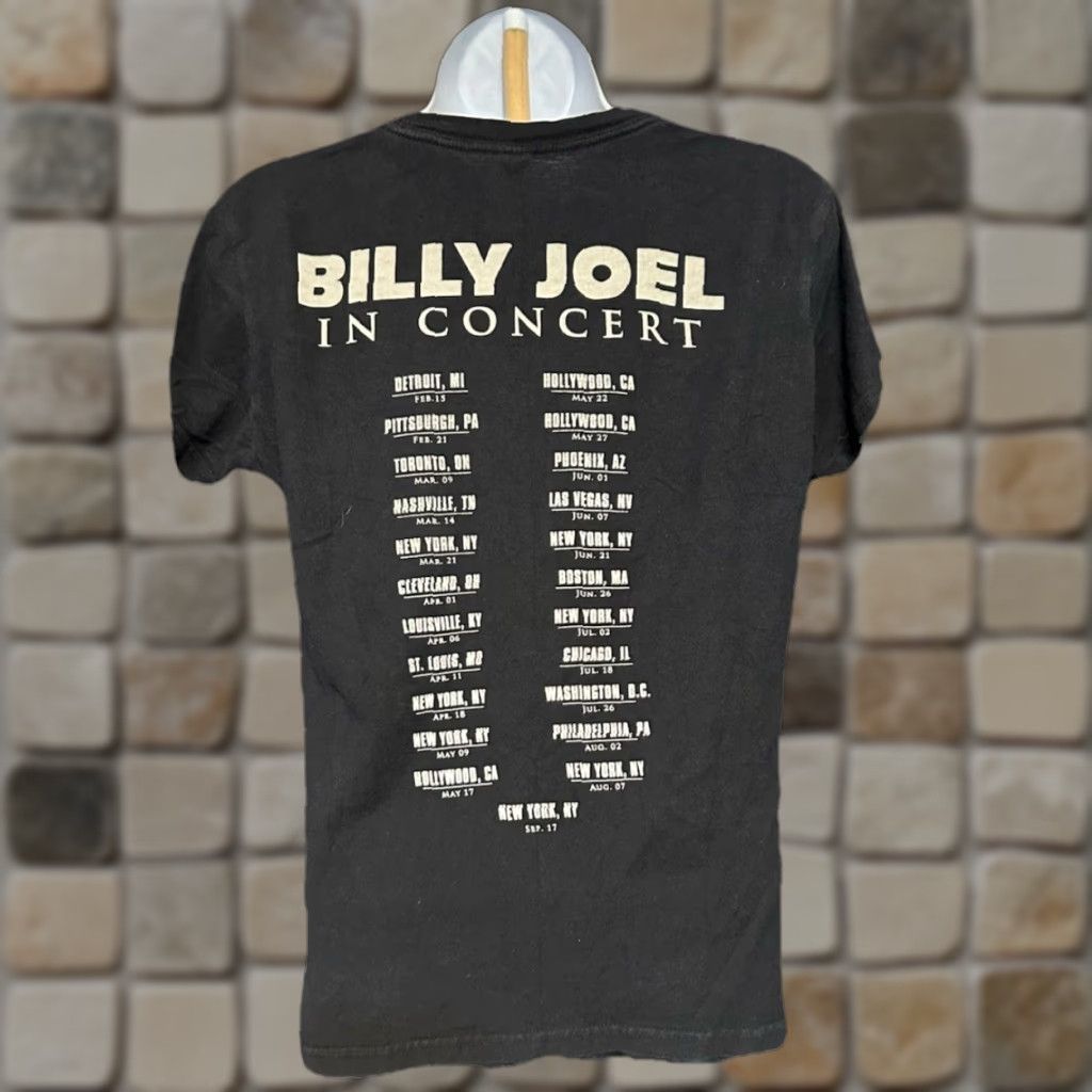 Tultex Billy Joel In Concert 2014 Shirt Women Small Black Short Sleeve Crew Neck Tultex Shirt Women Small Black Short Sleeve Crew Neck Tultex Size S / US 4 / IT 40 - 1 Thumbnail