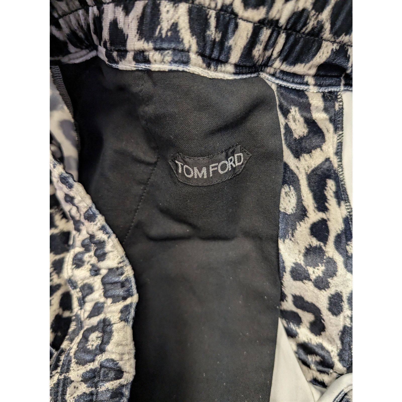 Tom Ford o1rshd1 Leopard-Print Cut and Sewn Knitted Shorts in Black Size US 34 / EU 50 - 16 Thumbnail