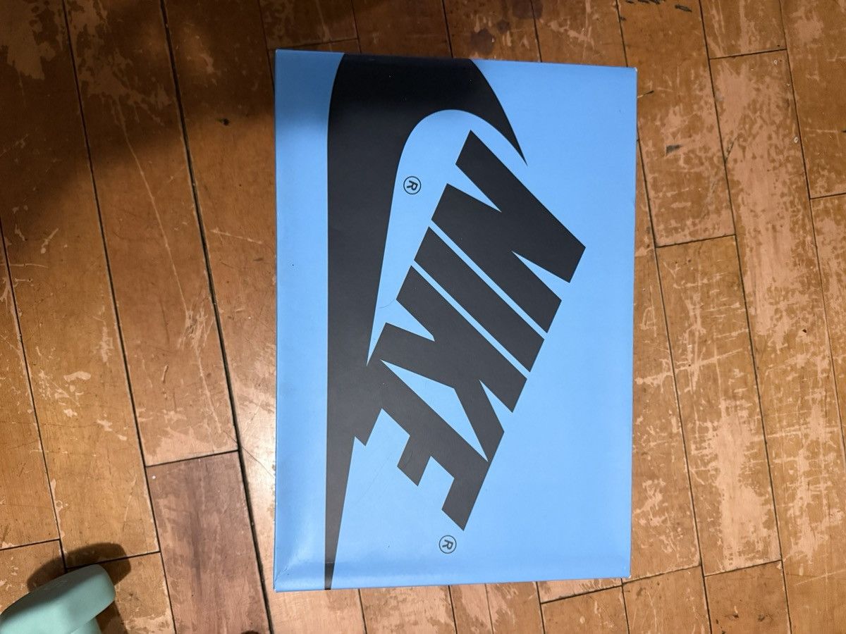 Jordan Brand × Nike Jordan 1 UNC toe Size US 10.5 / EU 43-44 - 9 Thumbnail