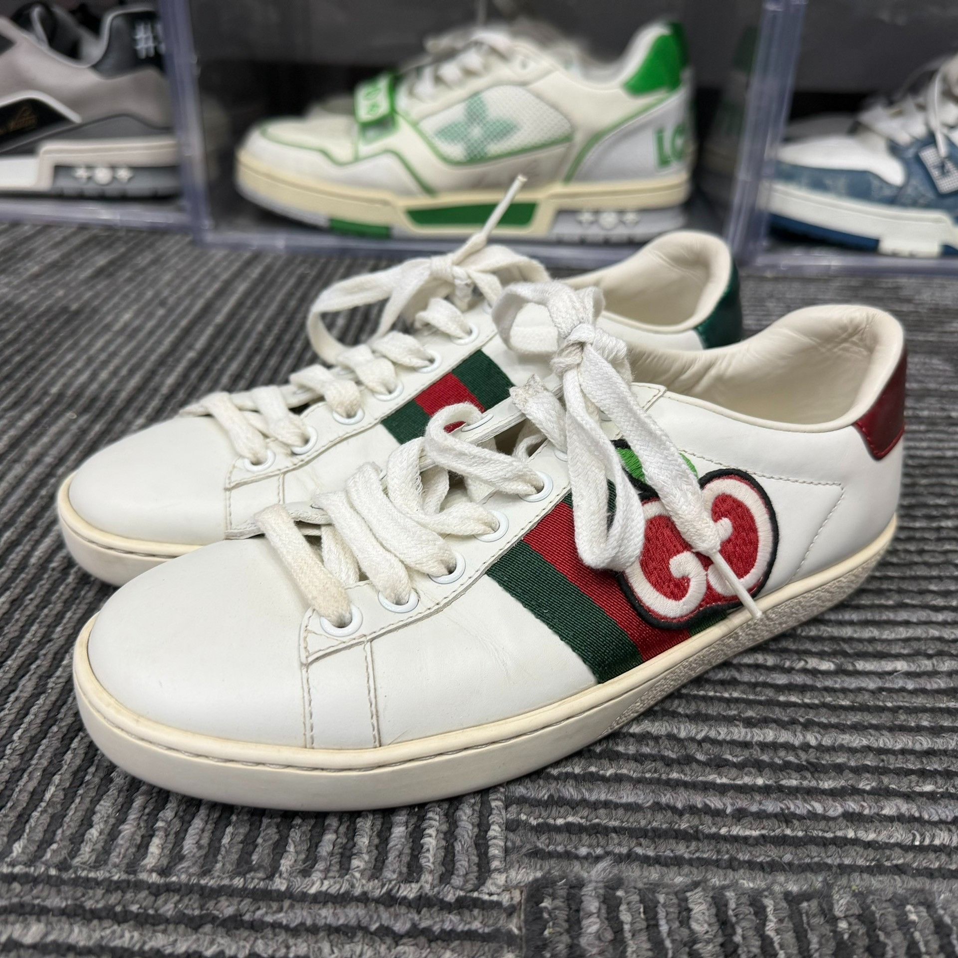 Gucci Gucci Retro White Lowtop Sneakers us_6 Women Size US 6 / IT 36 - 1 Thumbnail