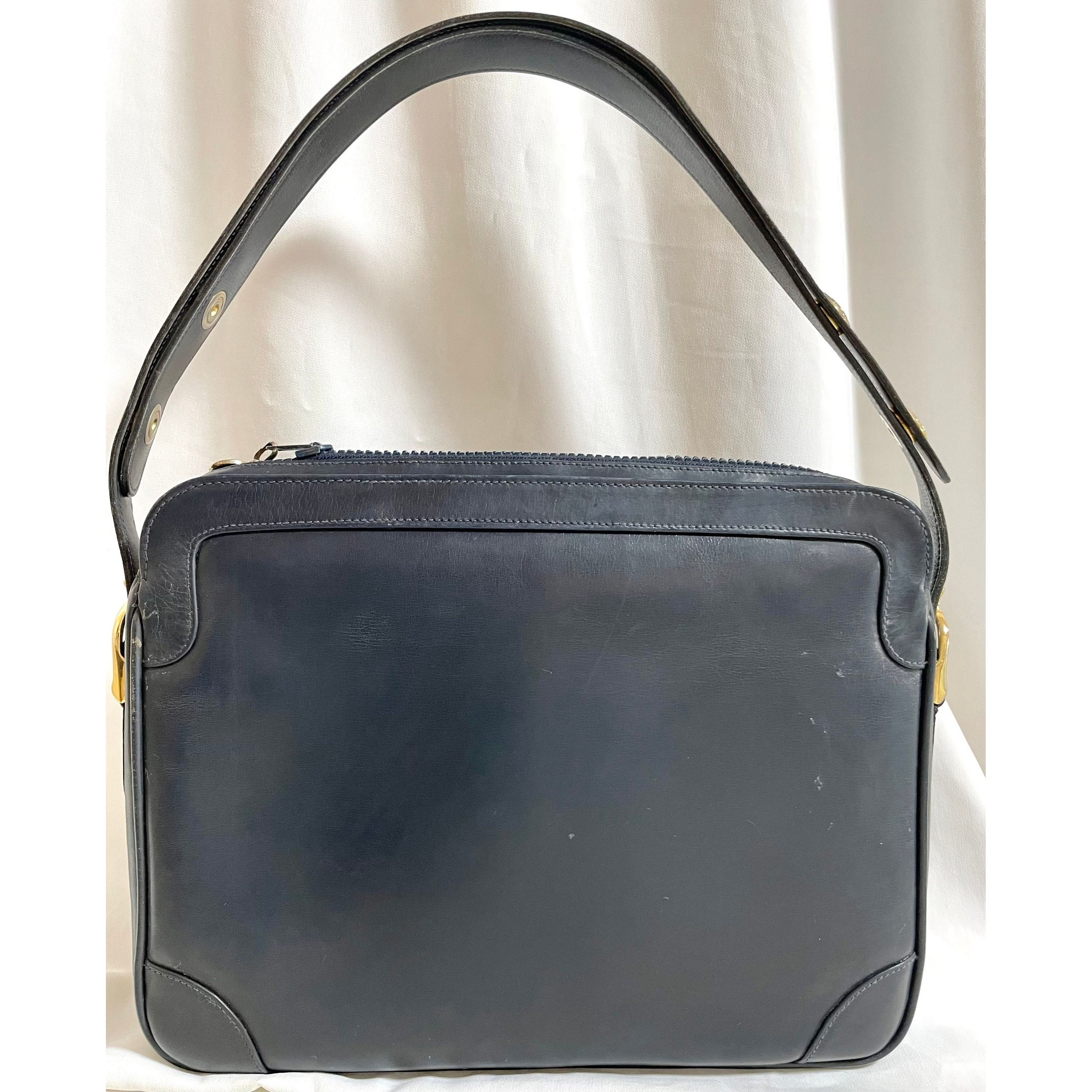 Celine Vintage Celine navy genuine leather shoulder bag. Triomphe Size ONE SIZE - 3 Thumbnail