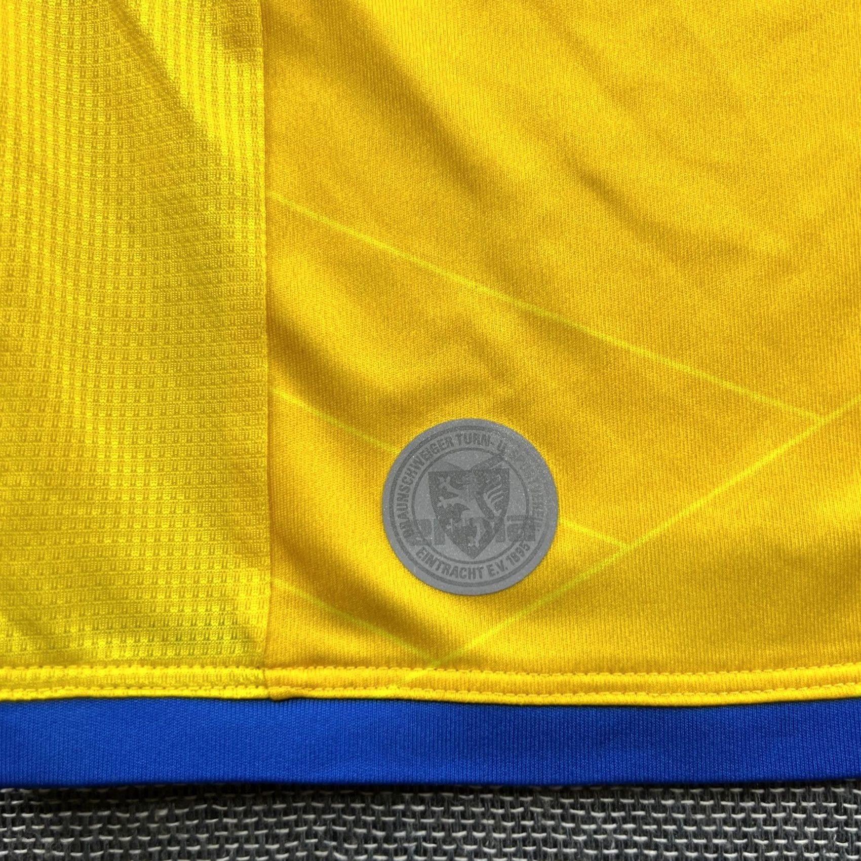 Nike Eintracht Braunschweig 2020 2021 Home Football Jersey Mens 2XL XXL Erima Shirt Nike Shirt Jersey Yellow Football Mens 2XL XXL Size US XXL / EU 58 / 5 - 5 Thumbnail