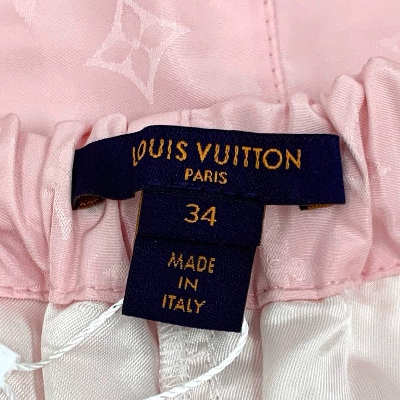 Louis Vuitton Louis Vuitton Pink logo full print casual shorts Size 33" - 6 Thumbnail