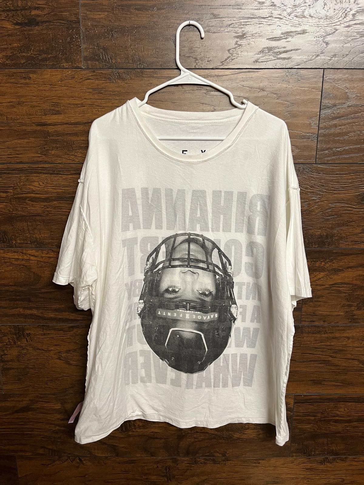 Designer SAVAGE X FENTY: By Rihanna T-shirt Superbowl LVII Show XL Size US XL / EU 56 / 4 - 1 Thumbnail