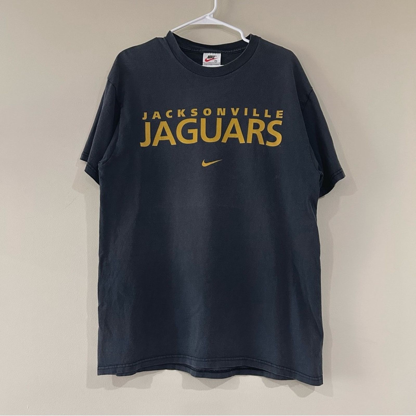 Nike Vintage Nike Jacksonville Jaguars Football Shirt Size US M / EU 48-50 / 2 - 1 Thumbnail