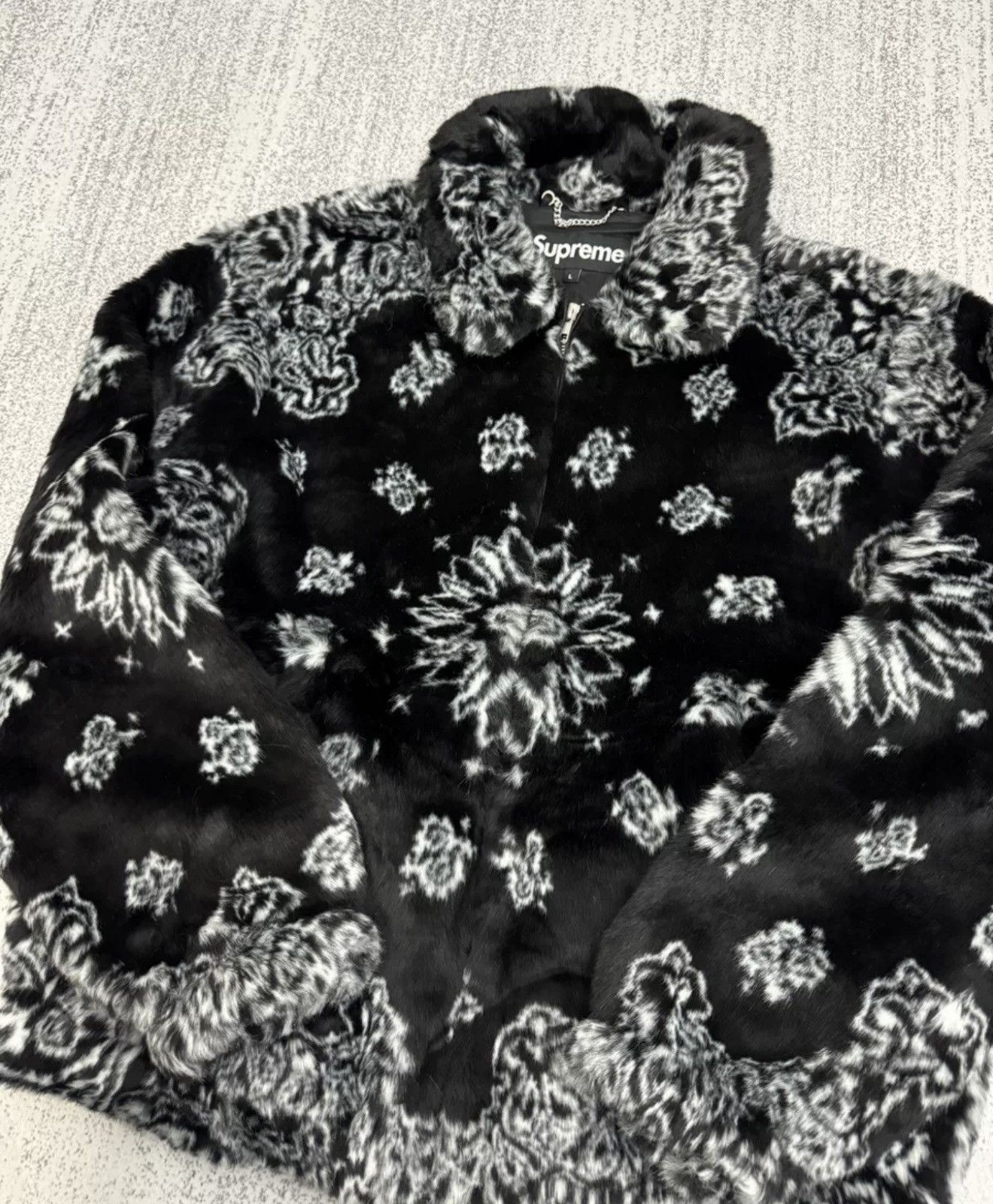 Supreme Supreme bandana Faux Fur bomber jacket black Size US L / EU 52-54 / 3 - 2 Thumbnail