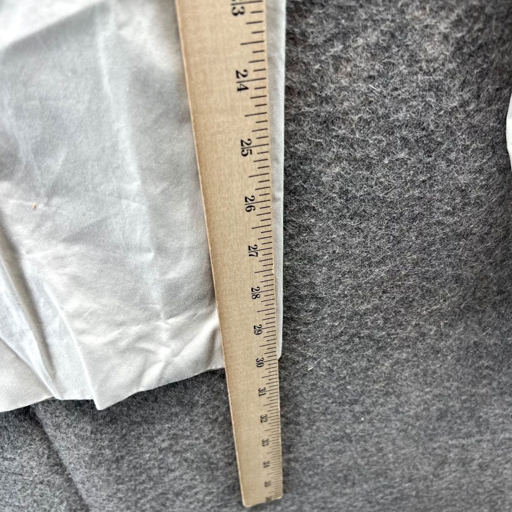 Peter Millar VINTAGE? No. Peter Millar Pants Men 33 Regular Chino Baggy? No. Beige Khaki Pleated Cotton Tailored? No Size US 33 - 4 Thumbnail