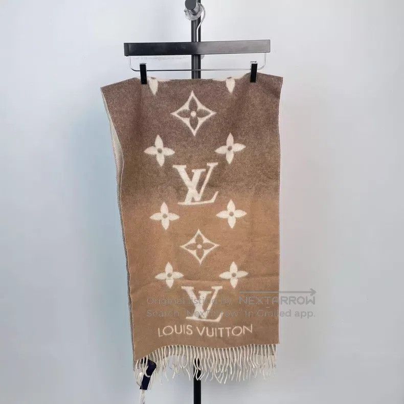 Louis Vuitton Louis Vuitton Cream-colored gradient double-faced cashmere Size ONE SIZE - 3 Thumbnail