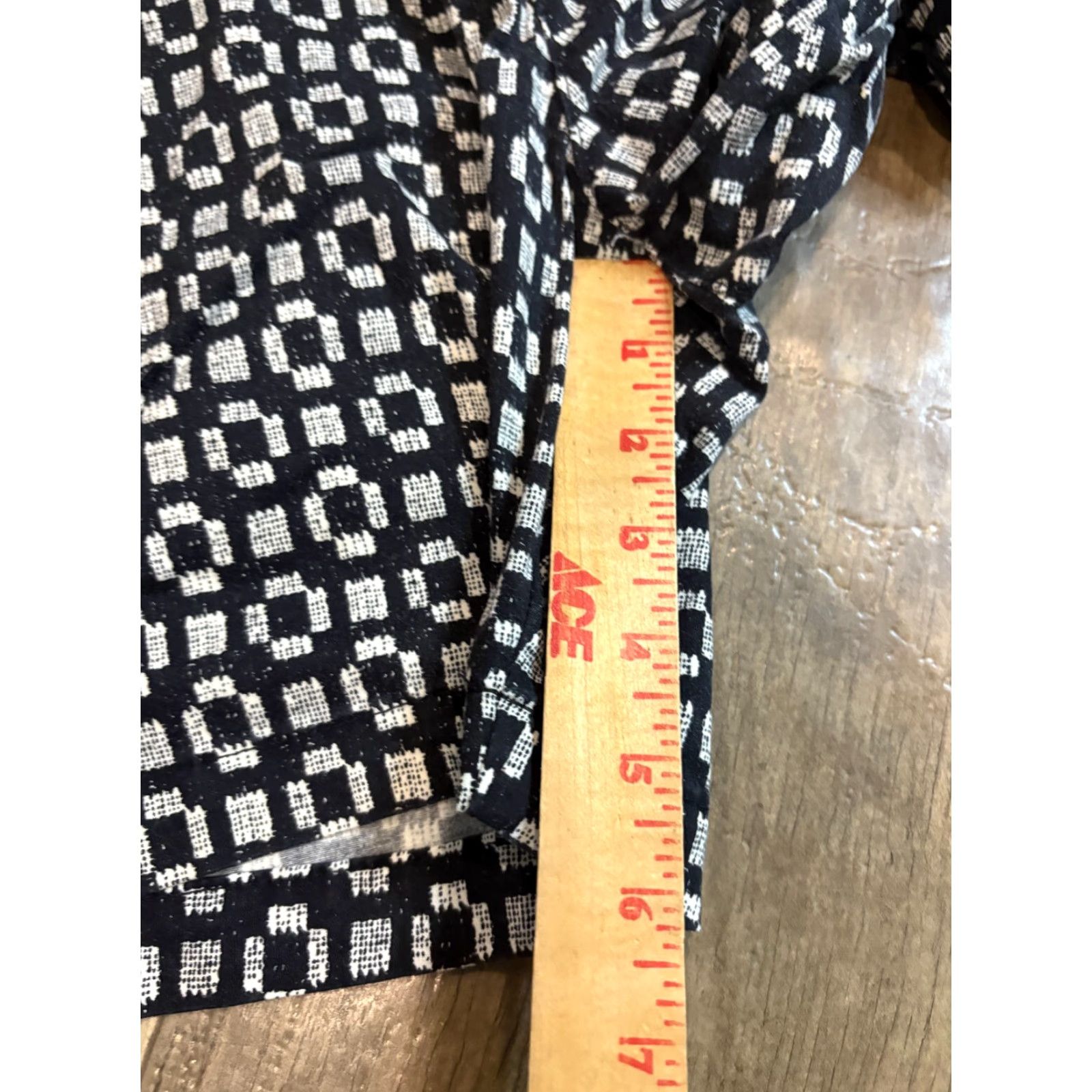 Lee Lee Riders Midrise Fit Shorts Women Size 6 Black Cotton Spandex 2 Pocket Denim Chino Casual Modern Comforts Girls Ladies? Size 28" / US 6 / IT 42 - 3 Thumbnail
