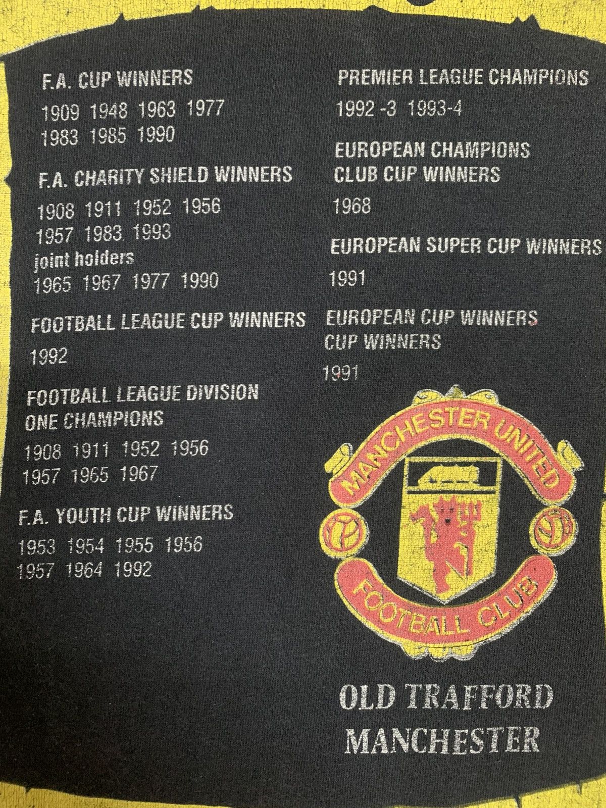 Vintage 🔴 Vintage Manchester United “Roll of Honour” Tee Size US XL / EU 56 / 4 - 12 Thumbnail