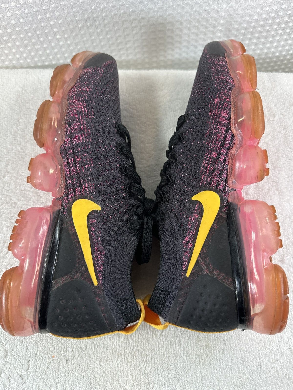 Nike Nike Air VaporMax Flyknit 2 Air Max Womens Black Pink Shoes Size US 7.5 / IT 37.5 - 6 Thumbnail