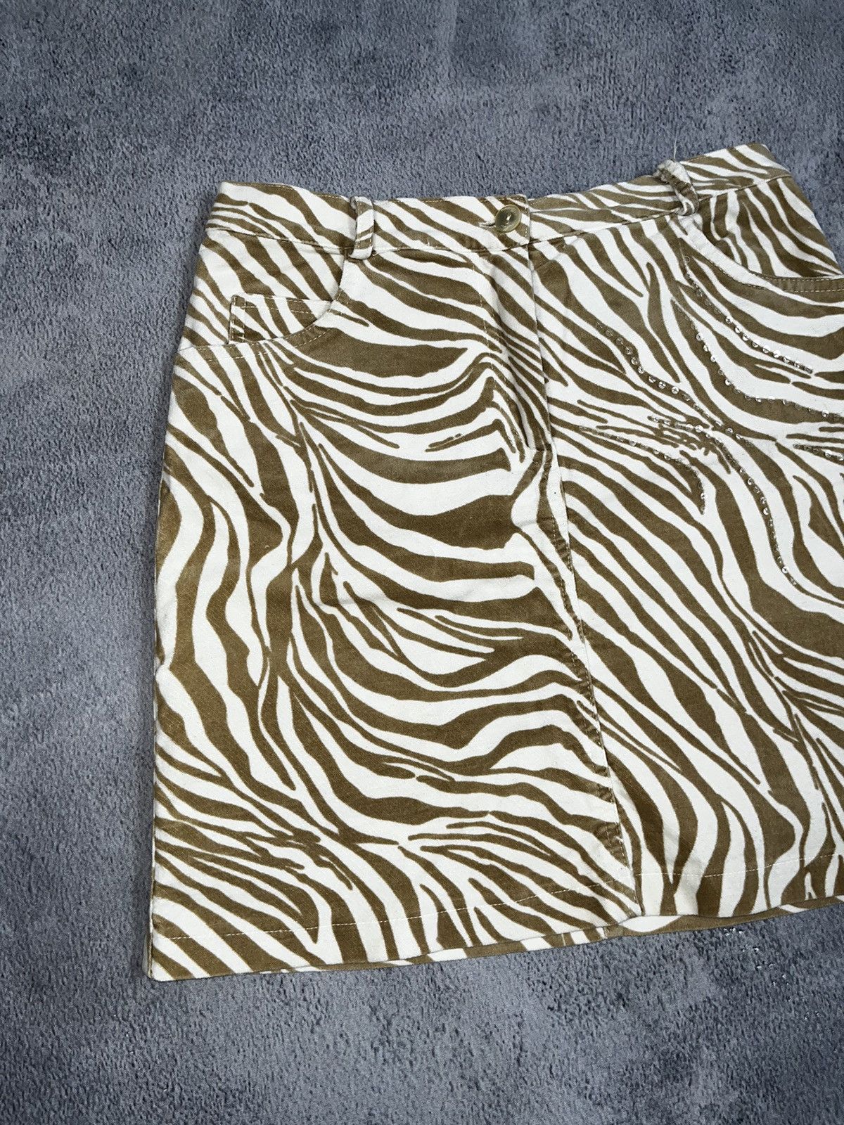 Blumarine Vintage Y2K style blumarine zebra mini skirt size 44 Size 25" / US 0 / IT 36 - 2 Thumbnail