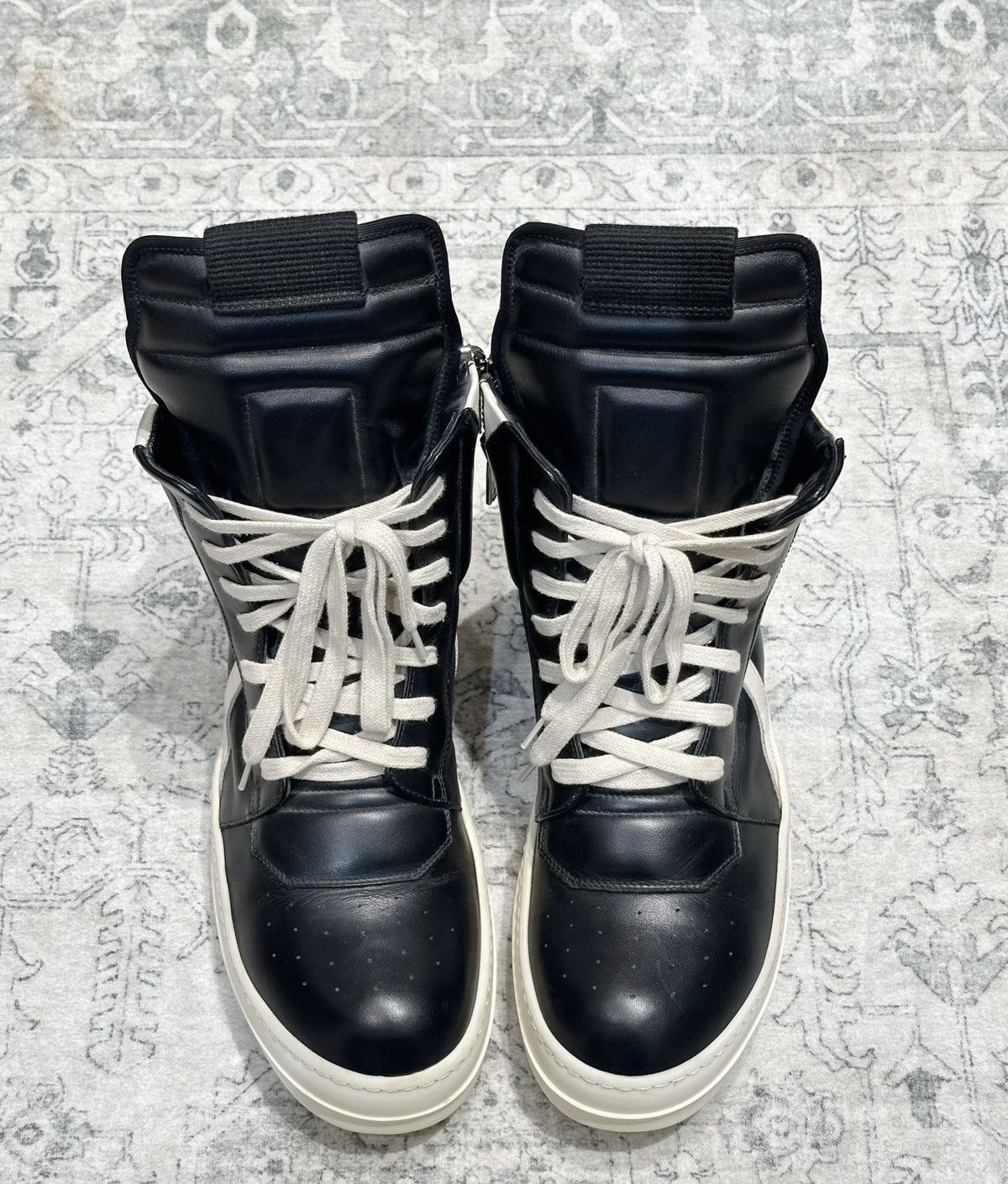Rick Owens Rick Owens High-Top Black & White Inverted Triangle Size US 8 / EU 41 - 1 Thumbnail