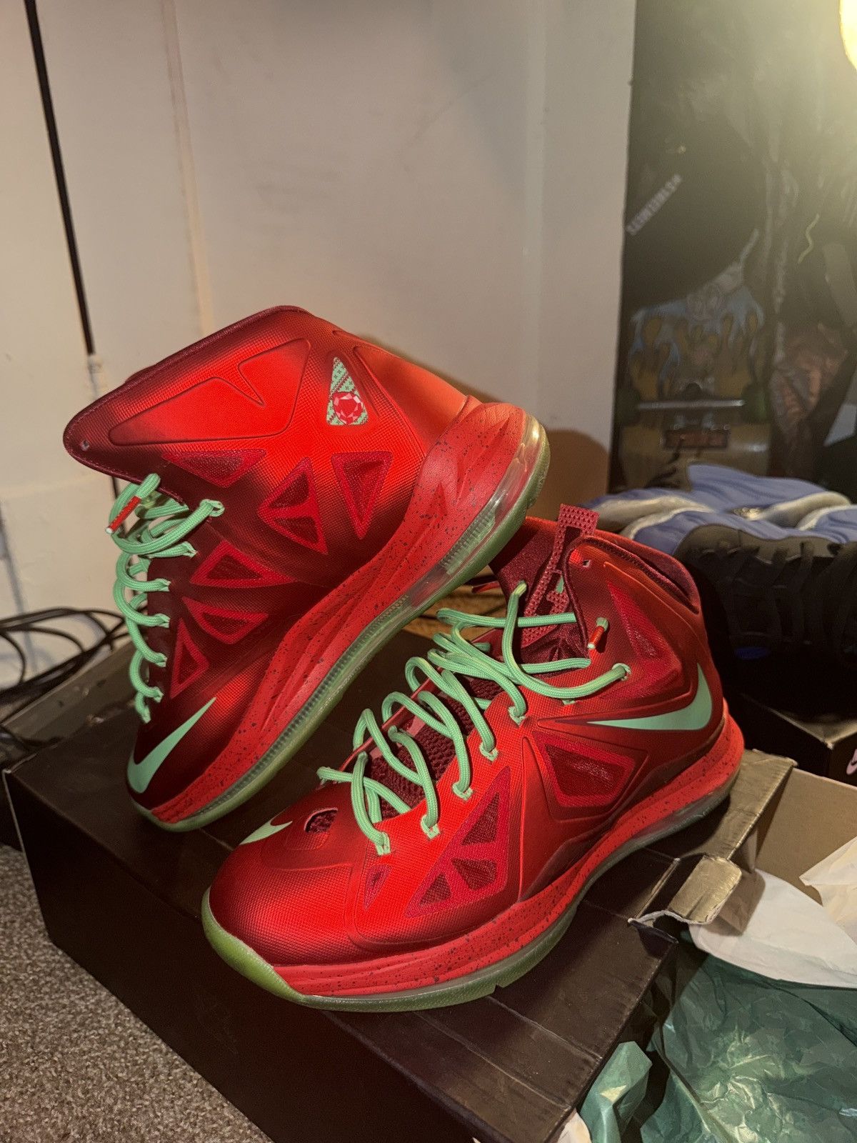 Nike Lebron 10 xmas Size US 11 / EU 44 - 2 Thumbnail