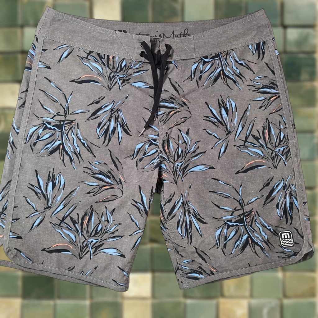 TravisMathew VINTAGE? No. Actually: TravisMathew Board Shorts Mens 34 Gray Blue Tropical Print Swim Trunks Stretch Size US 34 / EU 50 - 1 Thumbnail