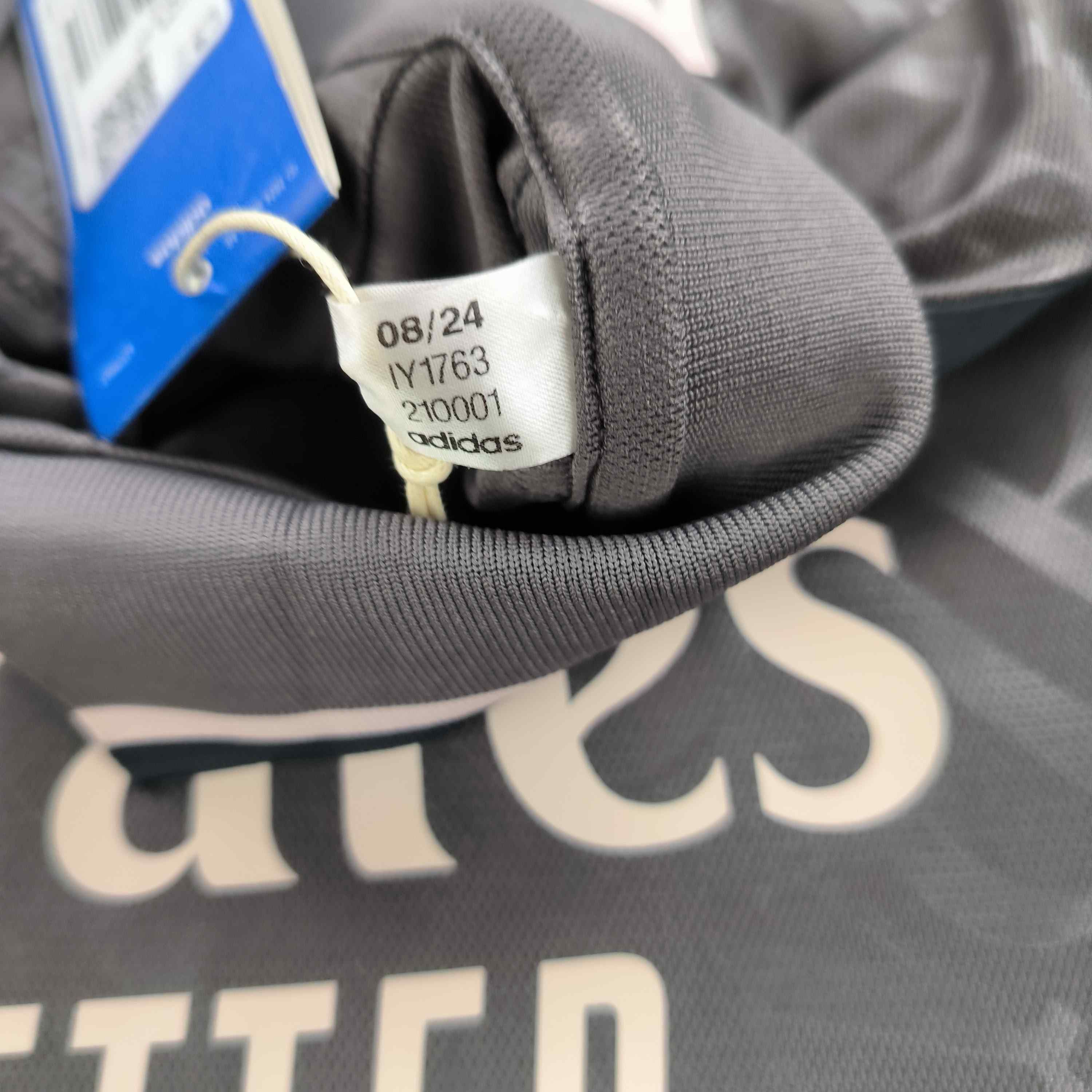 Adidas NEW Real Madrid 24-25 Adidas third Mbappé football jersey S Size US S / EU 44-46 / 1 - 6 Thumbnail