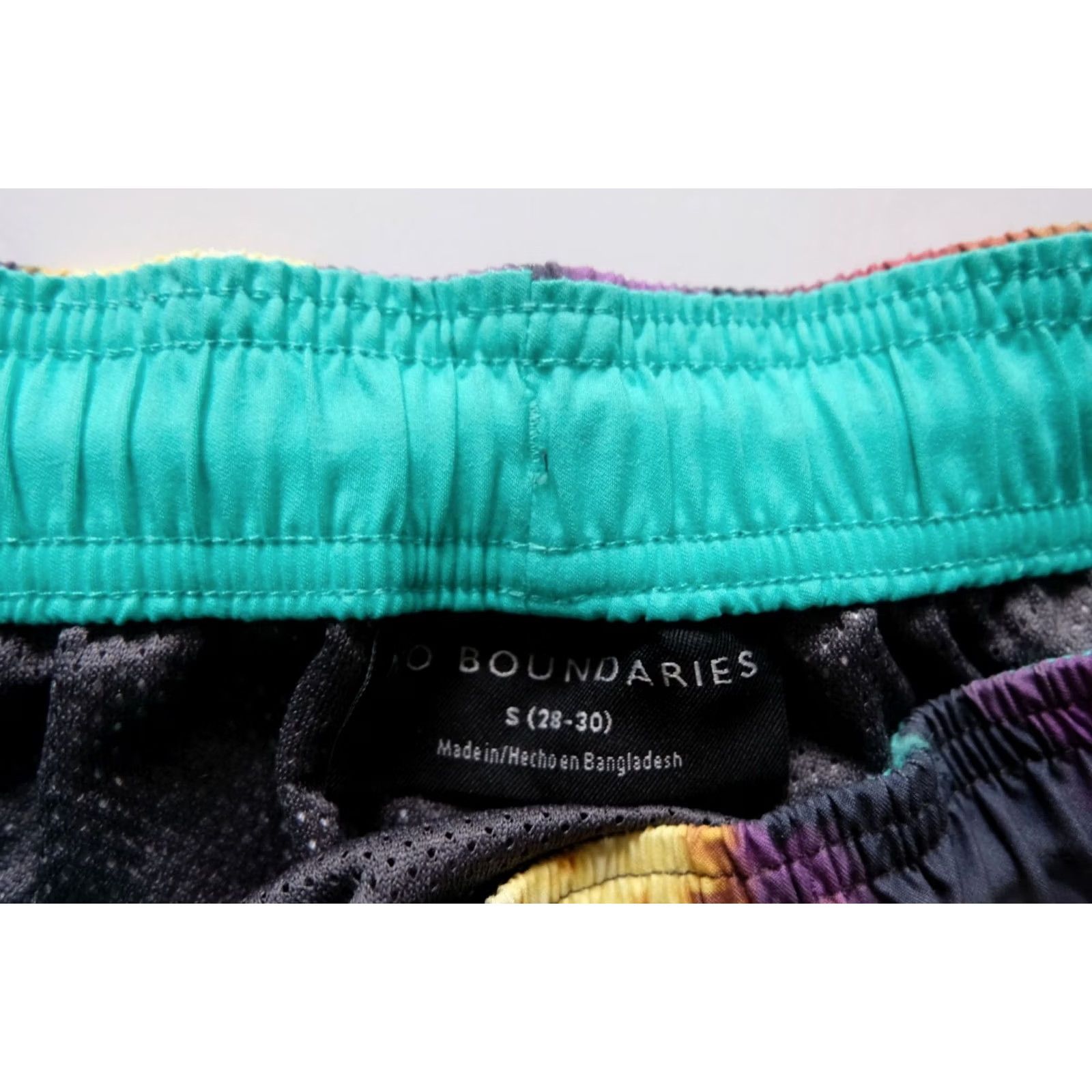 Vintage VINTAGE NO BOUNDARIES 7" Trunks Swim Shorts MENs SZ S ALL OVER PRINT AOP Y2K VTG Board 90s Size US 29 - 5 Thumbnail