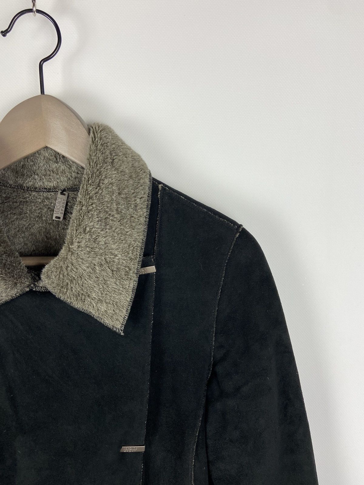 Vintage Vintage Versace Sport Black Micro Suede Faux Fur Lined Coat Size S / US 4 / IT 40 - 4 Thumbnail