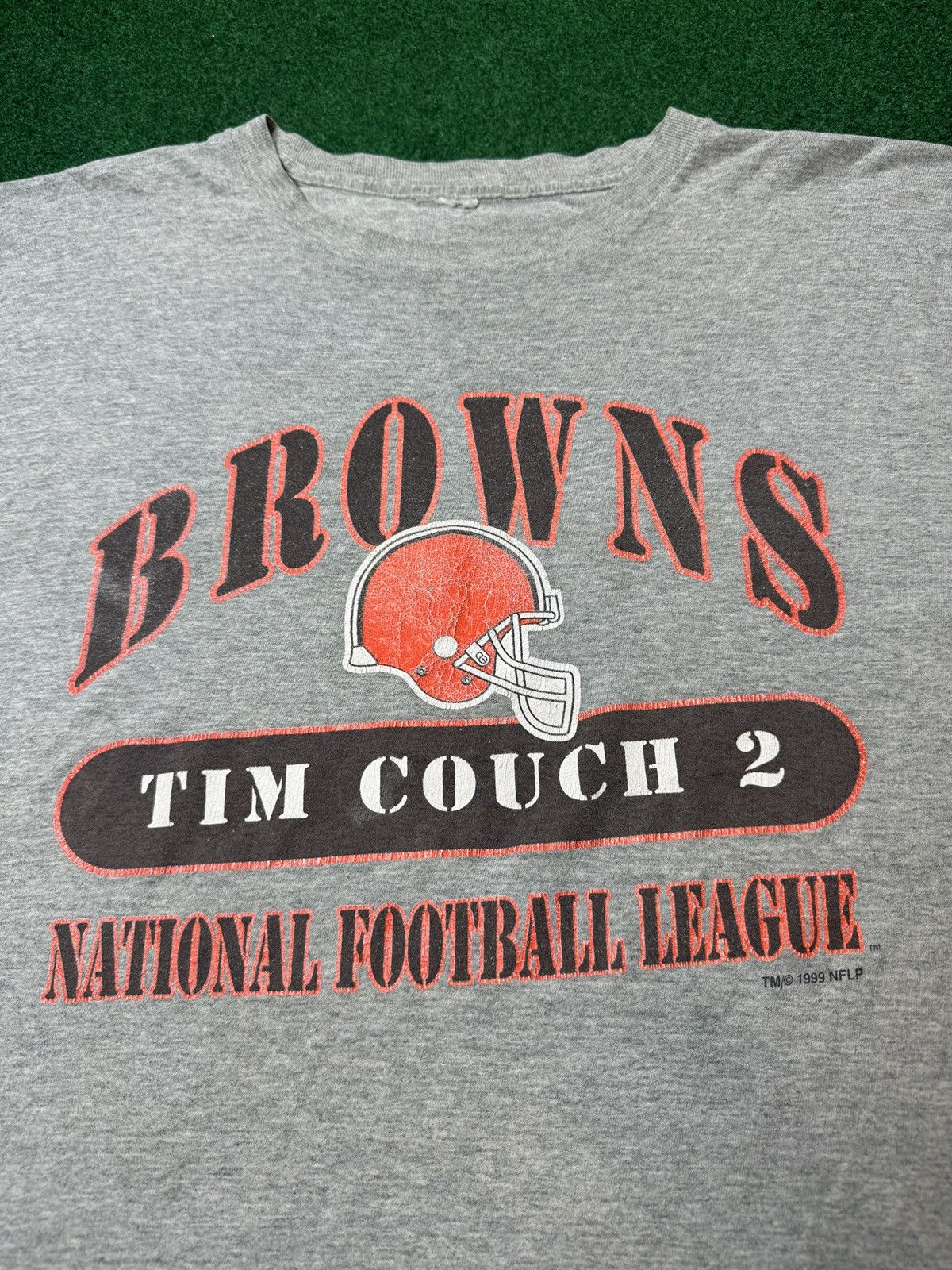 NFL × Nutmeg × Vintage Vintage 90s Cleveland Browns 1999 Tim Couch #2 NFL T Shirt Size US XXL / EU 58 / 5 - 2 Thumbnail