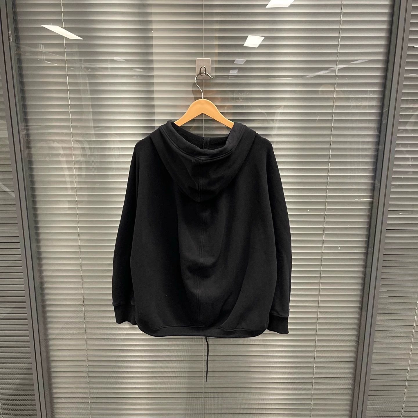 Balenciaga Balenciaga mini logo zip solid hooded jacket XS Size US XS / EU 42 / 0 - 2 Thumbnail
