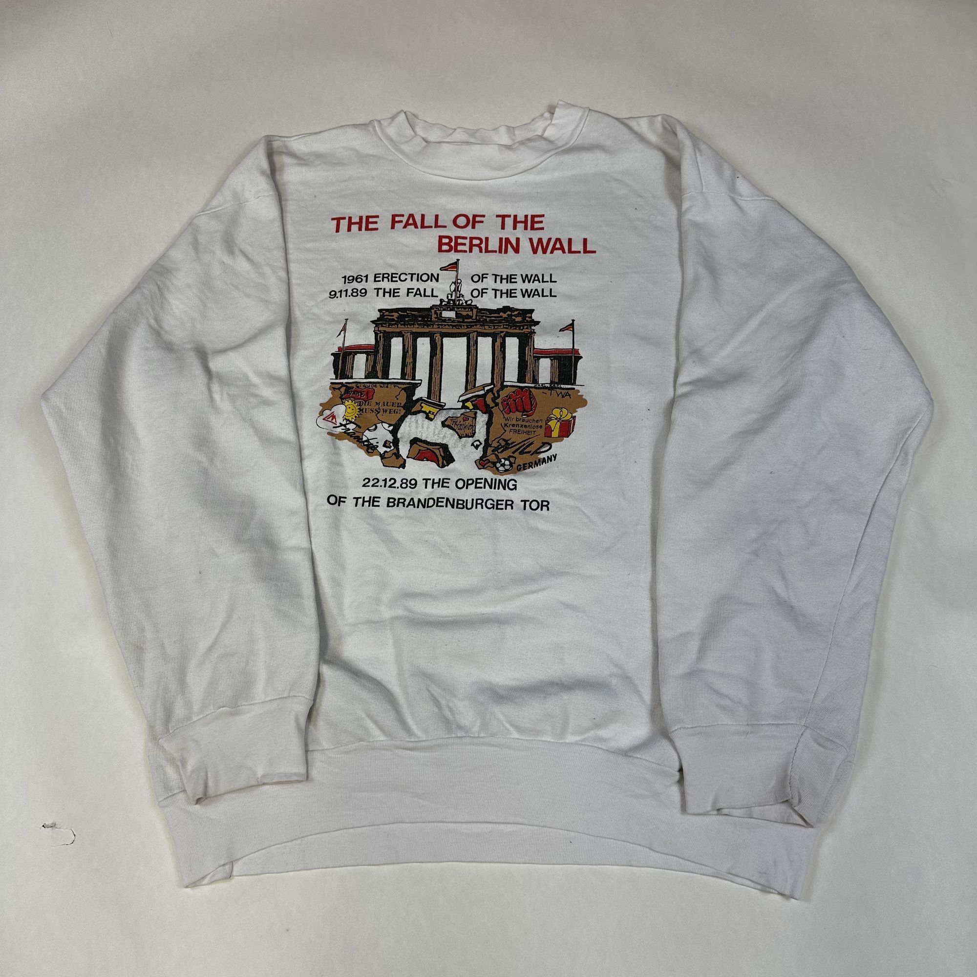 Fruit Of The Loom The Fall Of The Berlin Wall Graphic White Sweatshirt Size L Size US L / EU 52-54 / 3 - 1 Thumbnail
