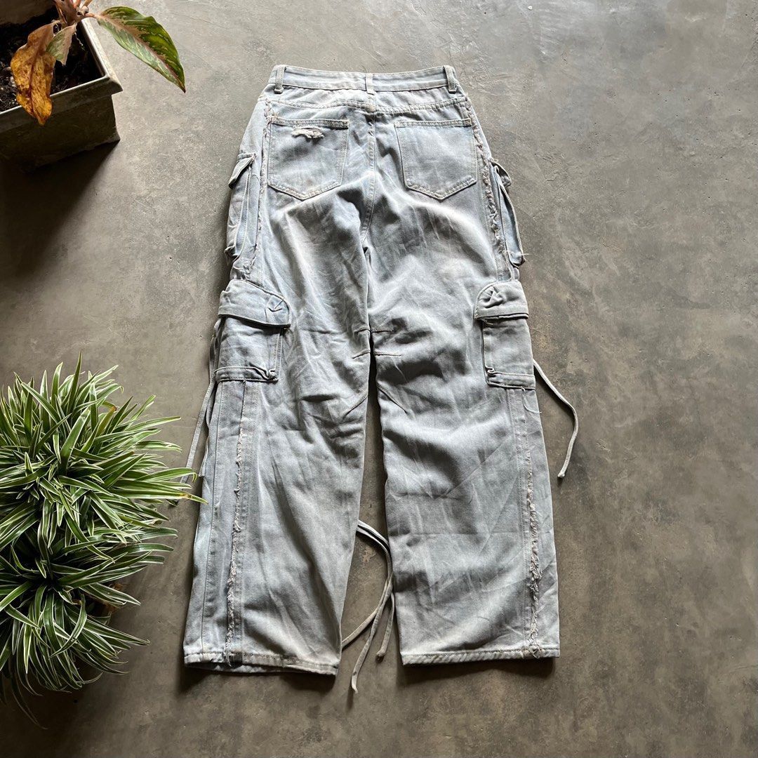 Beauty Beast Y2k multi pocket cargo Size US 32 / EU 48 - 6 Thumbnail