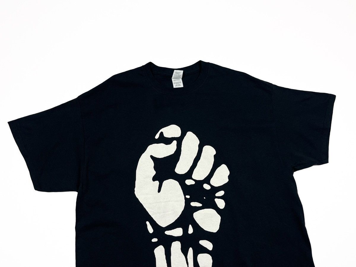 Rage Against The Machine 2014 Rage Against The Machine Tee T-Shirt Fist logo size XL Size US XL / EU 56 / 4 - 2 Thumbnail