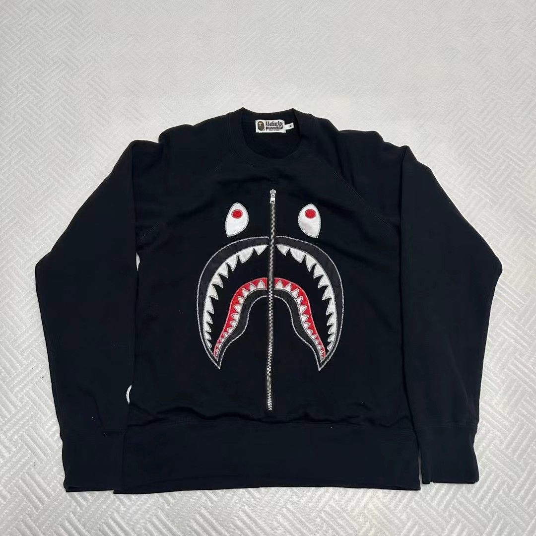 Bape SHARK APPLIQUE CREWNECK Size US M / EU 48-50 / 2 - 1 Thumbnail
