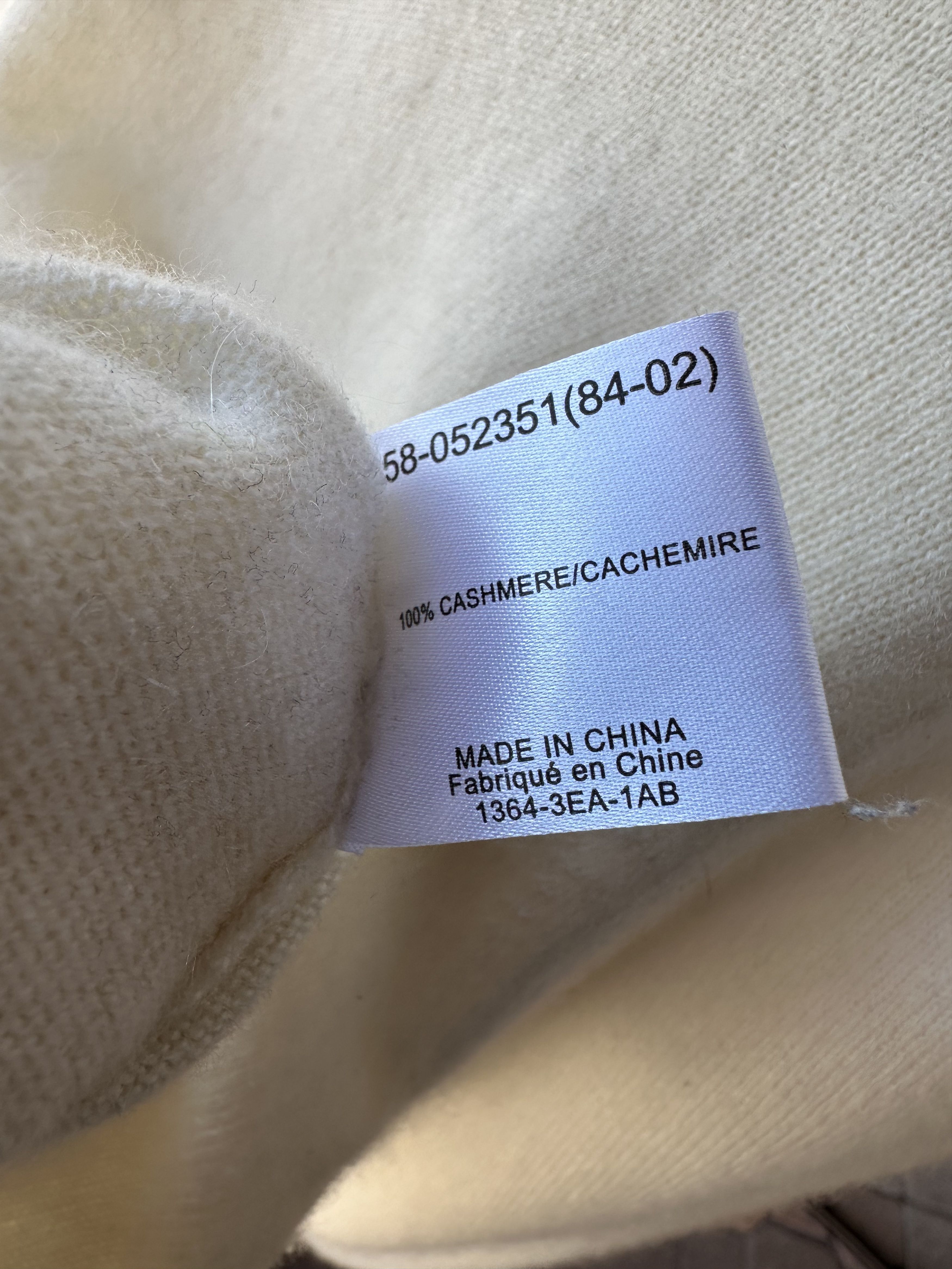 Uniqlo Cashmere V-Neck Sweater Size US M / EU 48-50 / 2 - 5 Thumbnail