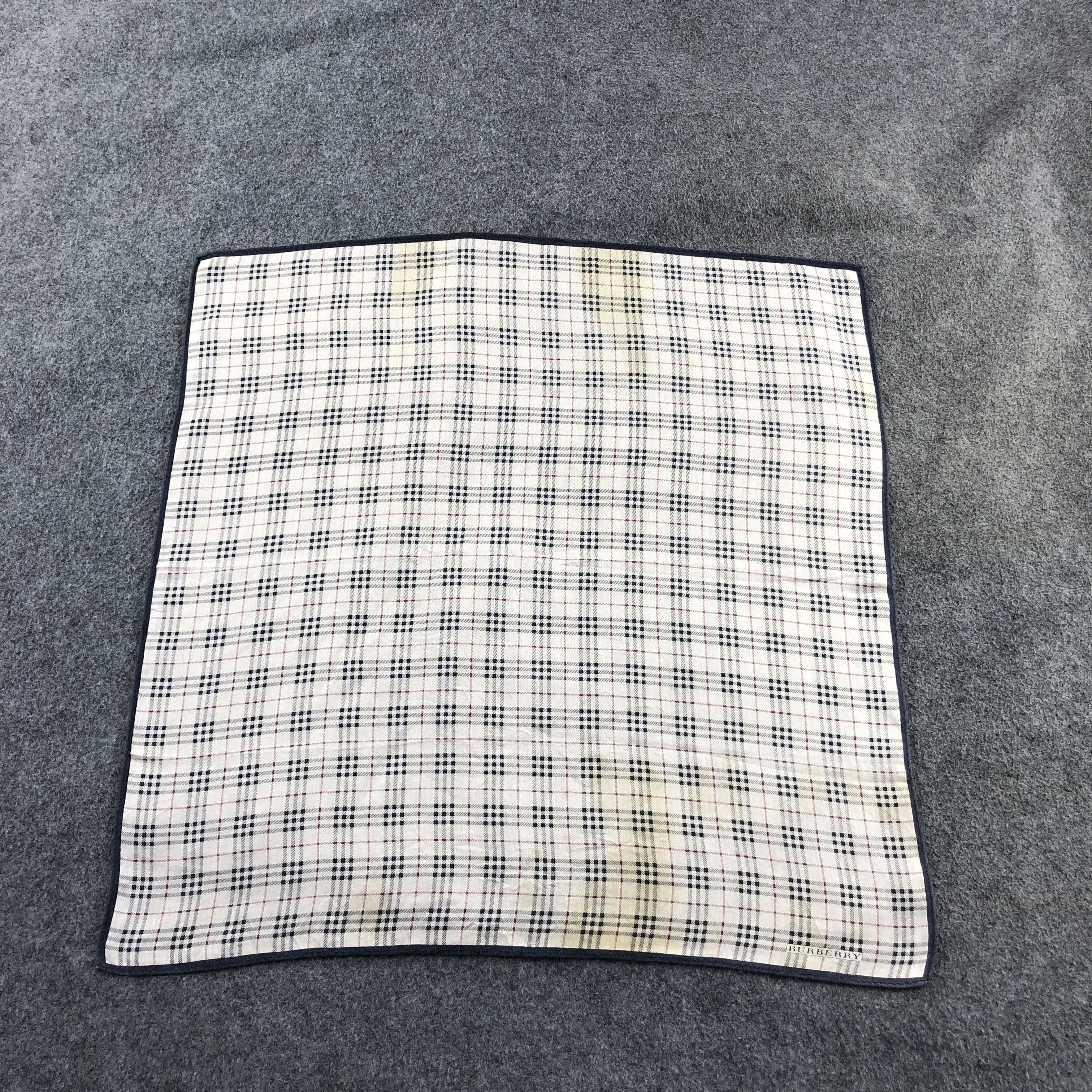 Burberry Burberry Flower Handkerchief Neckerchief Bandana H2515 Size ONE SIZE - 2 Thumbnail