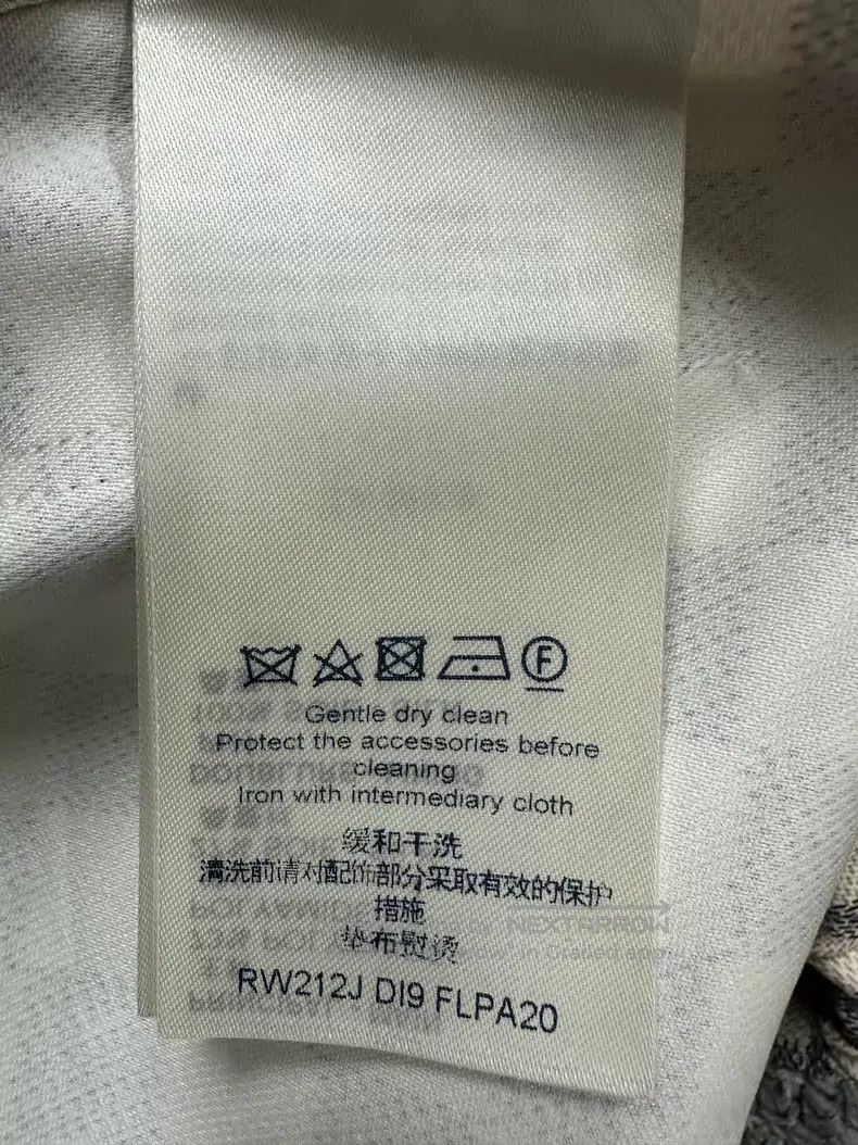 Louis Vuitton Louis Vuitton Off-white checkerboard printed nylon shorts Size US 36 / EU 52 - 6 Thumbnail