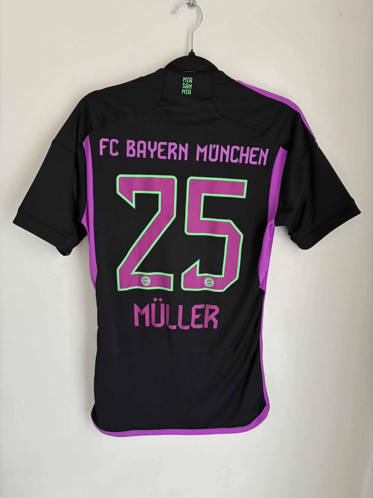 Adidas Adidas Bayern München Müller Jersey football soccer FC tee Size US XS / EU 42 / 0 - 1 Thumbnail