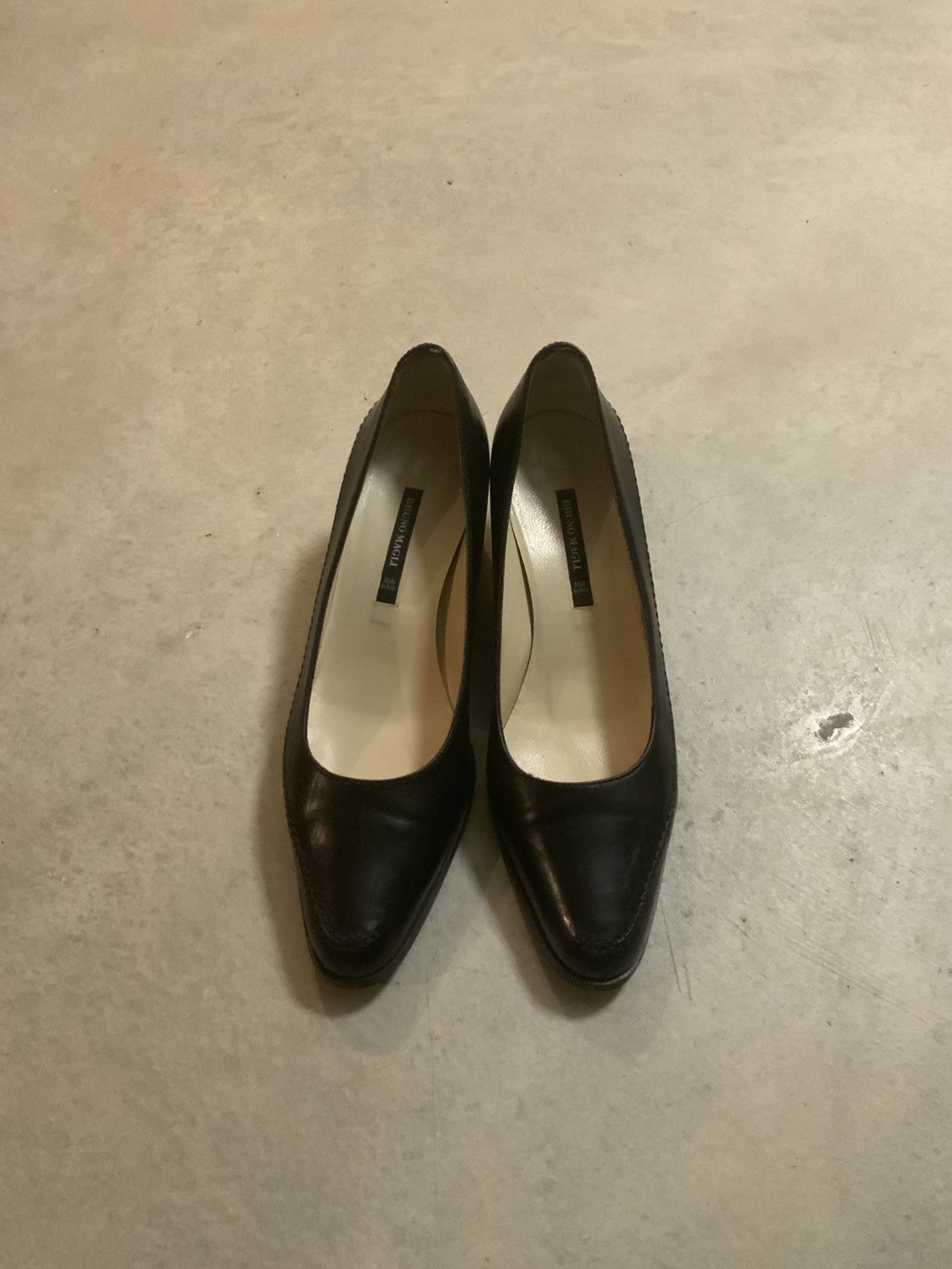 Bruno Magli Bruno Magli Black Leather Pumps Size US 5.5 / IT 35.5 - 1 Thumbnail