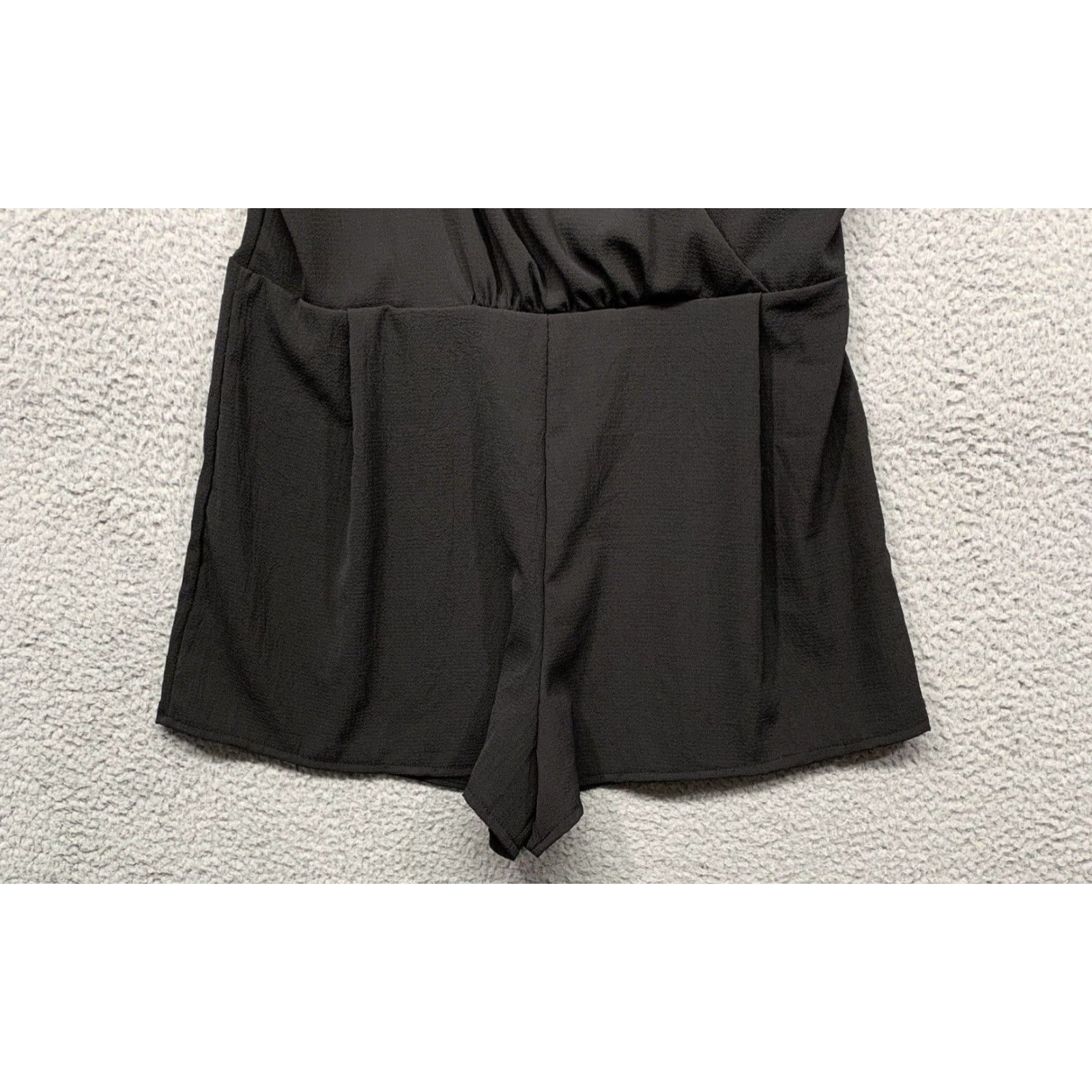 Vintage **Black Elastic Waist Women Romper Size L (Runs Small)** User: Women Black Elastic Waist Romper Size L (Runs Small) Size 36" / US 14 / IT 50 - 2 Thumbnail